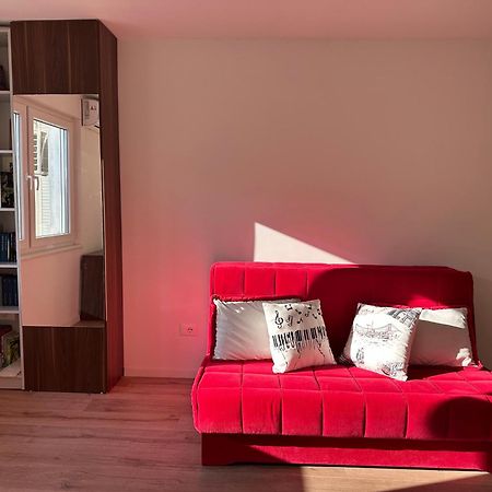 Studio Y Gjakova エクステリア 写真